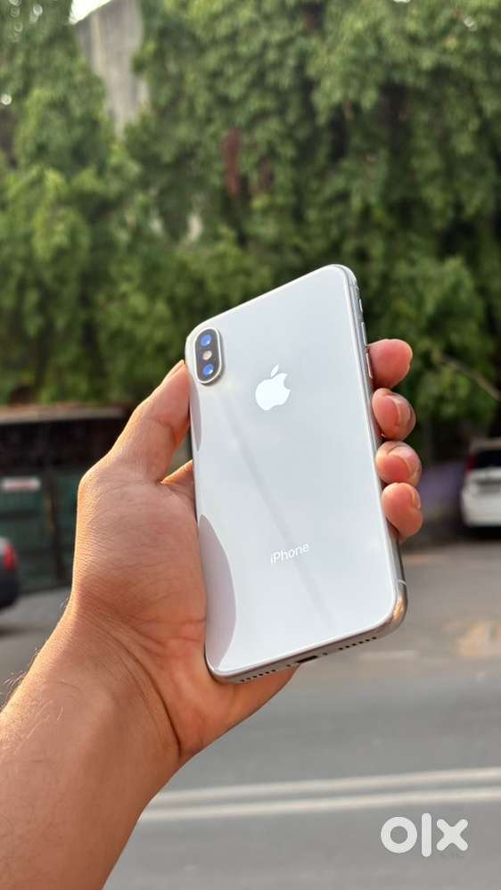 iPhone X / 10, 64GB, シルバー(Silver), 美品（Buy & Sell Second  