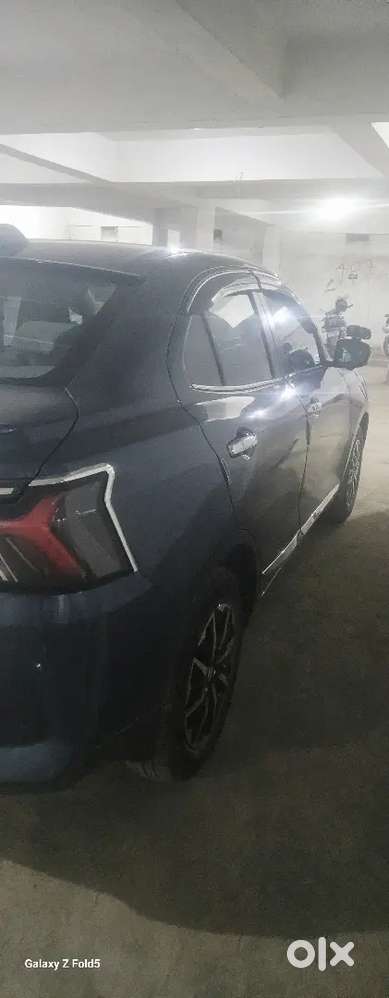 Maruti Suzuki Dzire Zxi 2025