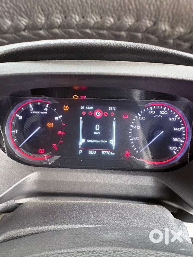 Mahindra Petrol Car 2025