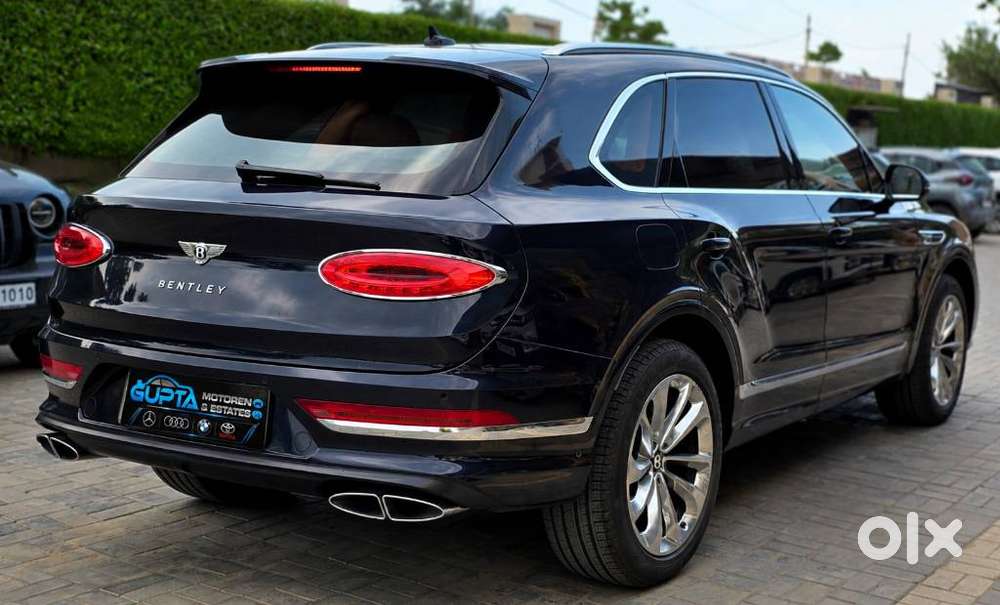 Bentley Bentayga V8 Petrol, 2023, Petrol