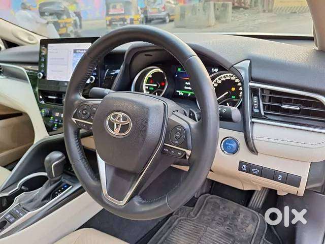 2022 Toyota Camry Hybrid