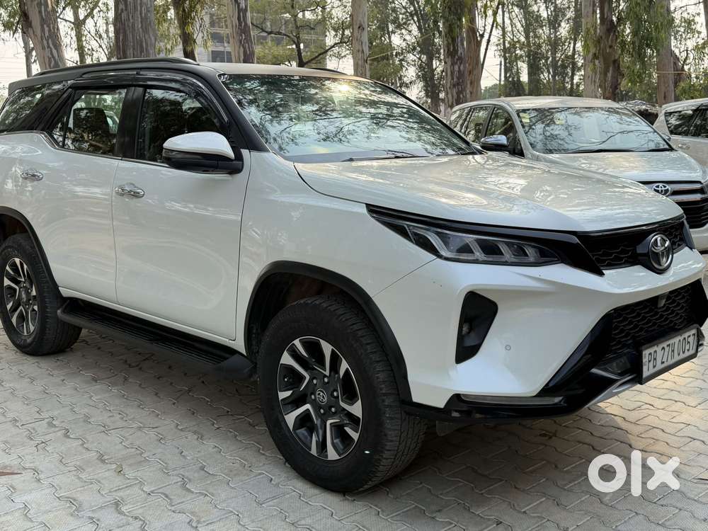 Toyota Fortuner 2.8 Legender 4x4, 2022, Diesel