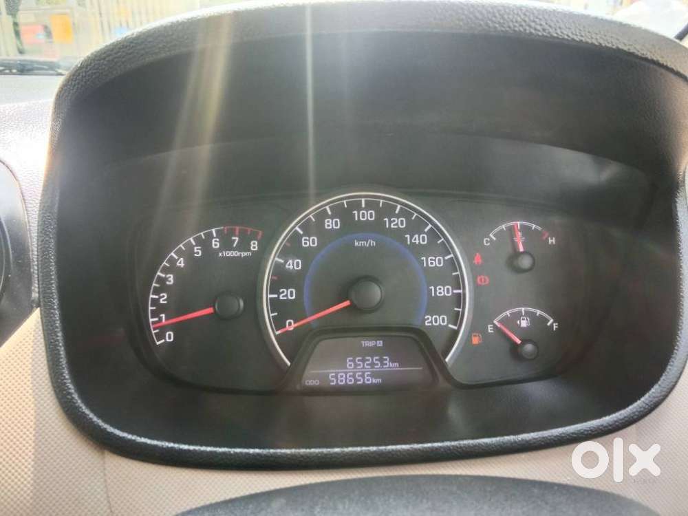 Hyundai Grand I10 Asta Option, 2017, Petrol