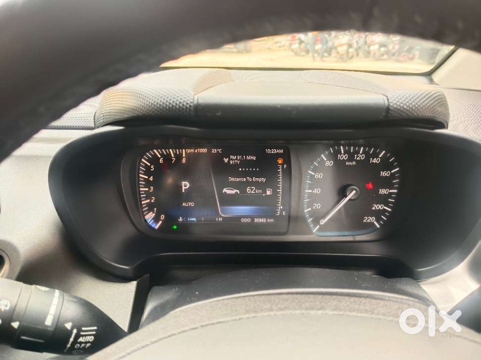 Tata Altroz Xma Plus (s), 2023, Petrol