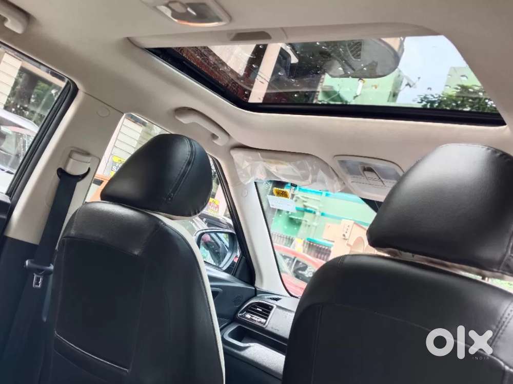 Mahindra Xuv300 W8, 2022, Petrol