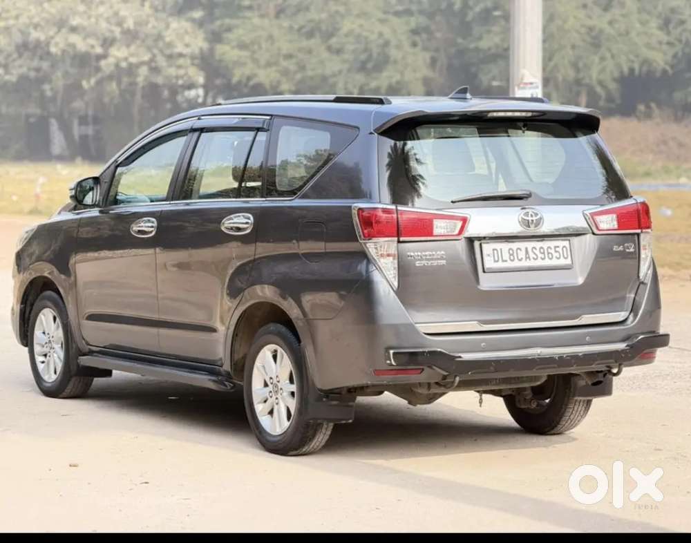 2018 Innova Crysta (neatly Maintained Full Company Service History