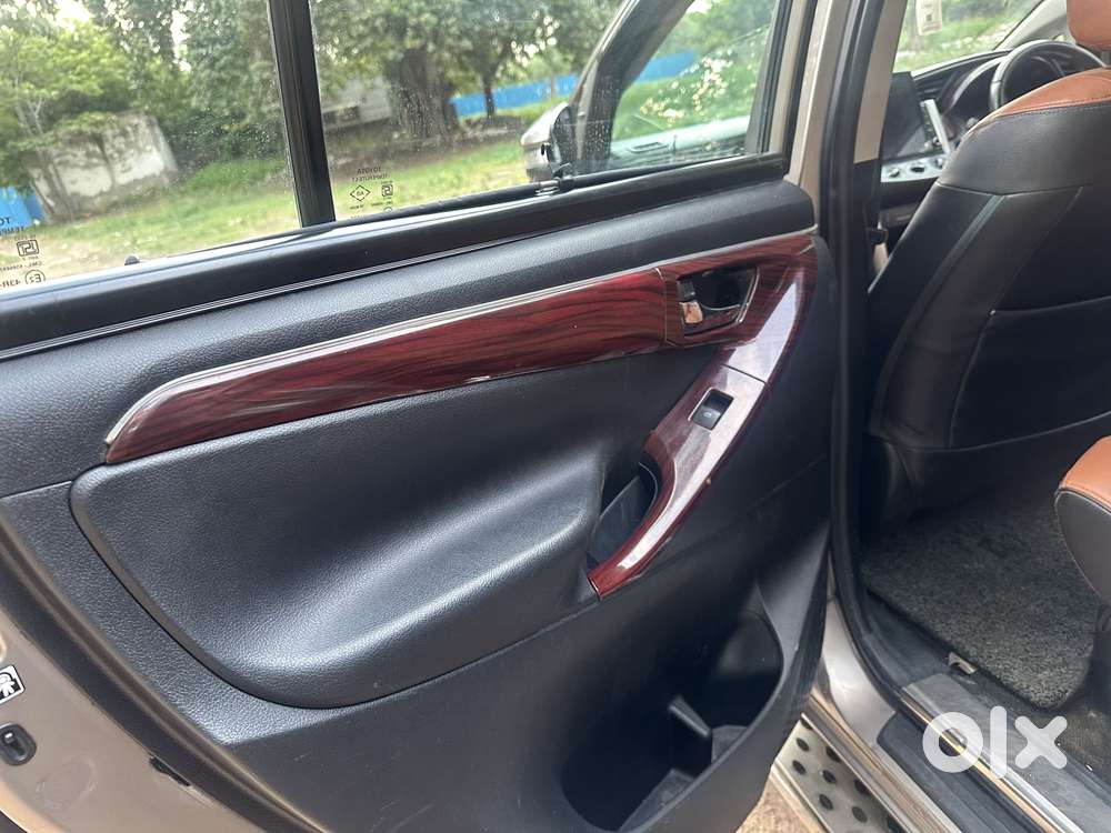 Toyota Innova Crysta 2.8 Gx At 7 Str, 2016, Diesel