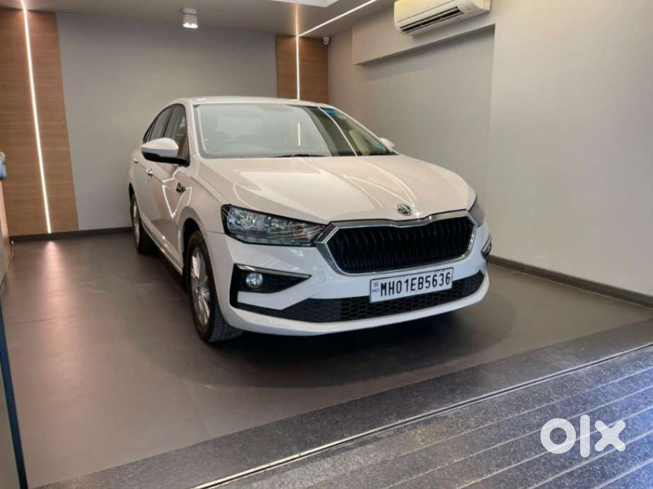 Skoda Slavia Ambition 1.0l Tsi At, 2022, Petrol