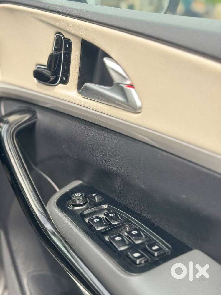 Mahindra Xuv700 2.2 Ax 7 Diesel At Luxury Pack Str, 2022, Diesel