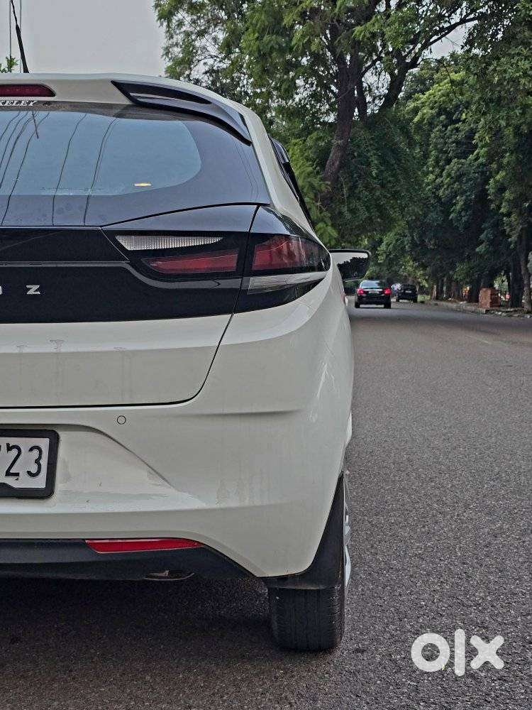Tata Altroz 1.2 Xm Plus, 2025, Petrol