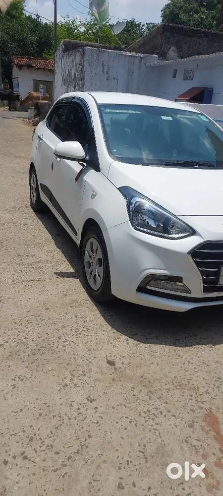 Hyundai Xcent Cng + Petrol  40,000 Km  32 Km/kg Mileage  Excellent