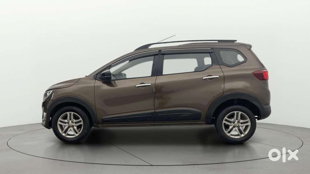 Renault Triber Rxz, 2023, Petrol