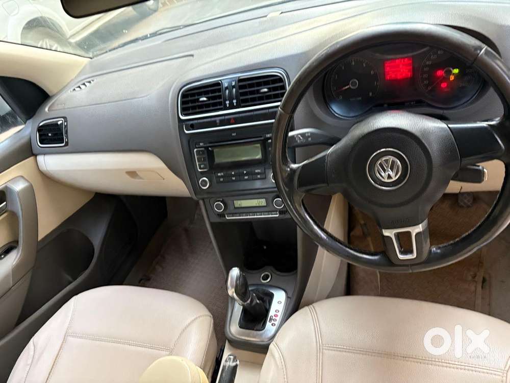 Volkswagen Vento 2010-2013 Petrol Highline, 2011, Petrol