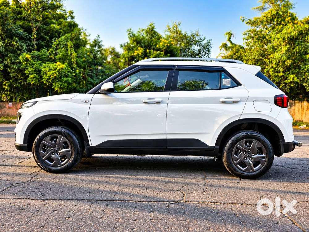 Hyundai Venue 1.2 S (o), 2023, Petrol
