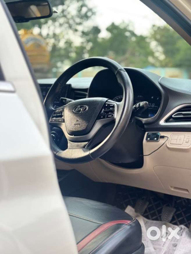 Hyundai Verna Sx (o) 1.5 Vtvt Ivt [2023 - 2026], 2022, Petrol