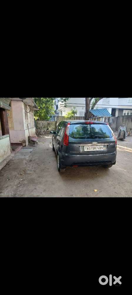 Ford Figo 2010-2012 Petrol Titanium, 2011, Petrol