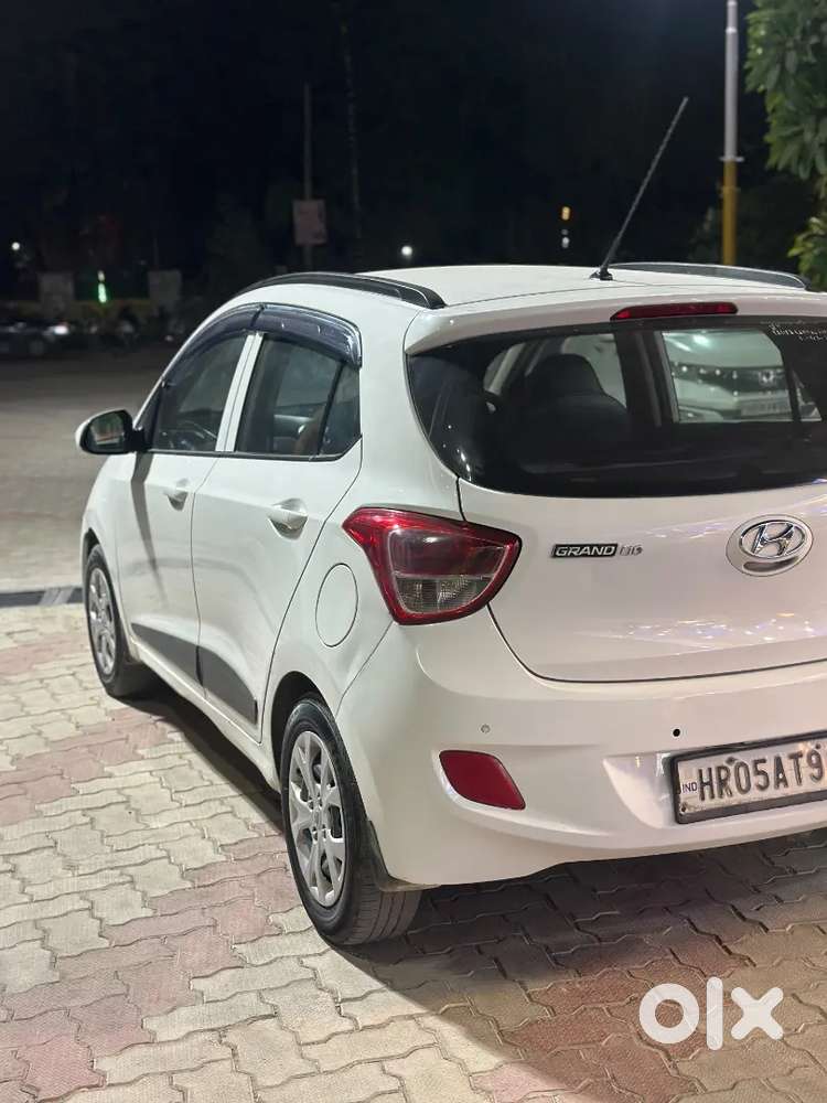 Hyundai Grand I10 Sportz 2016 Petrol Cng On Paper