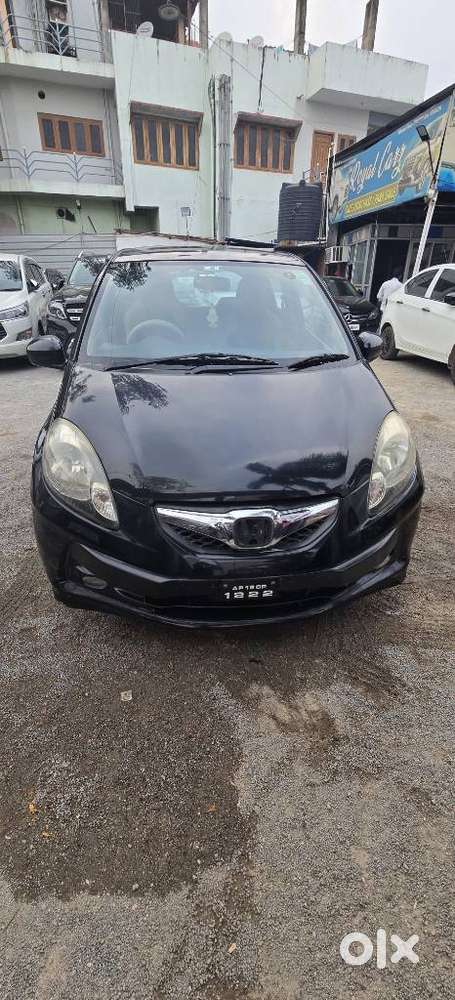 Honda Brio V Automatic, 2013, Petrol