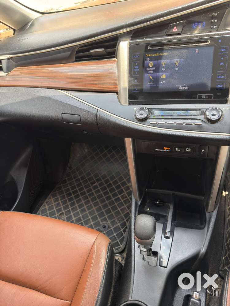 Toyota Innova Crysta 2.8 Z, 2016, Diesel
