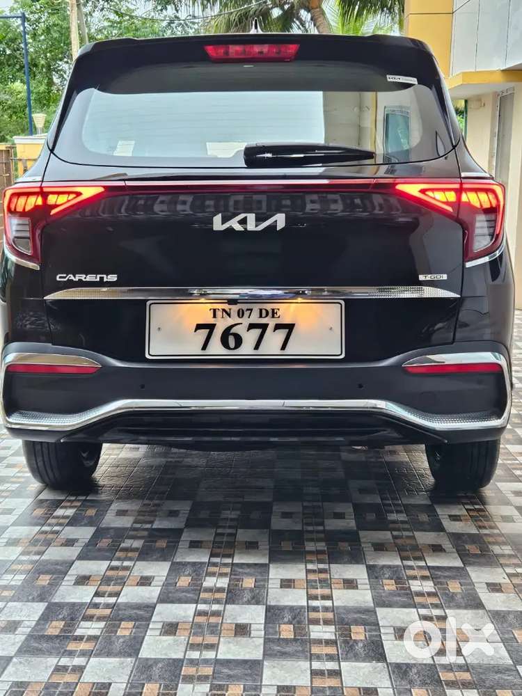 Kia Carens Luxury 2023