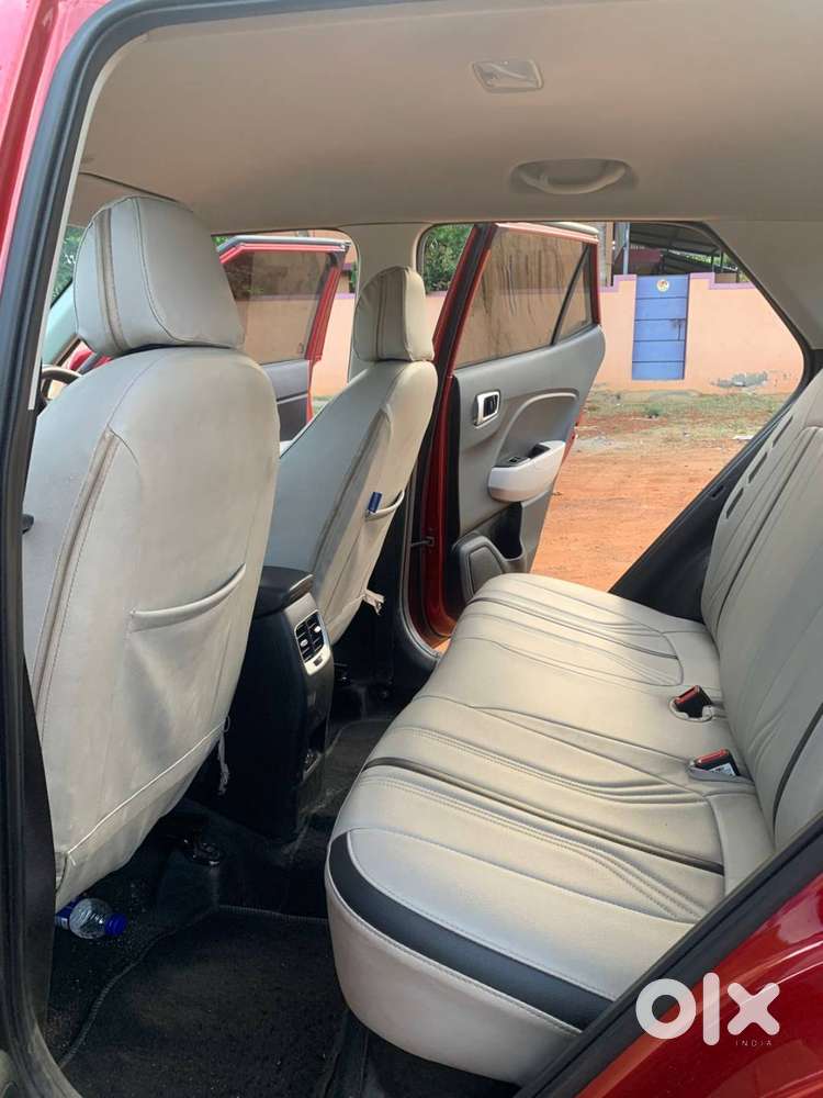 Hyundai Venue 2023 Petrol Well Maintained
