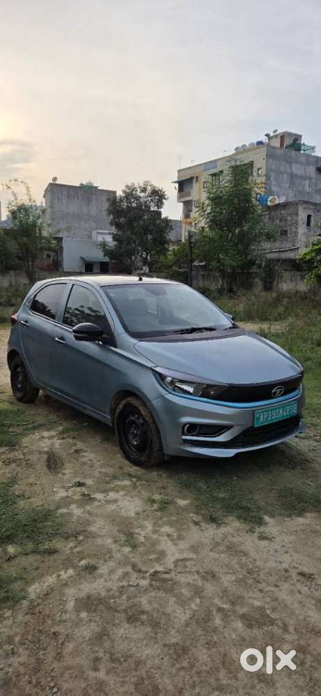 Tata Tiago EV XZ Plus Tech Lux LR, 2023, Electric - Photo 2