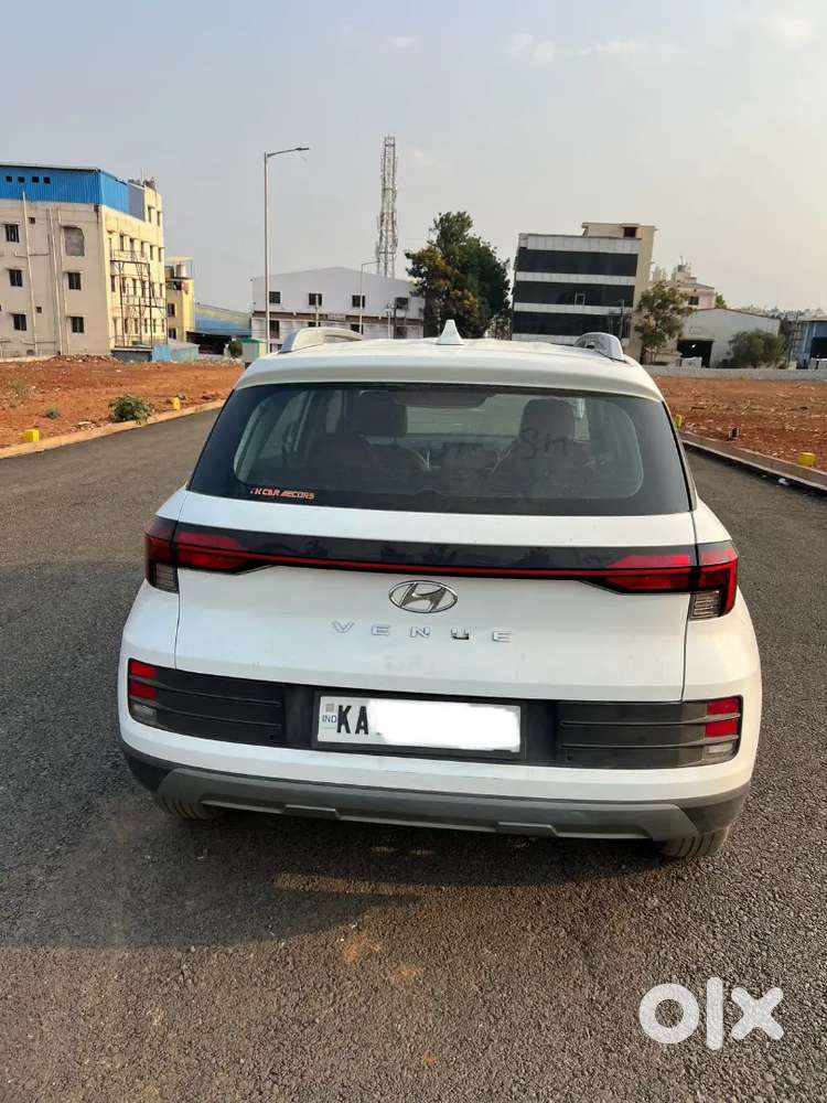 Single Owner Venue S 1.2 Petrol Well Maintained Smooth Condition