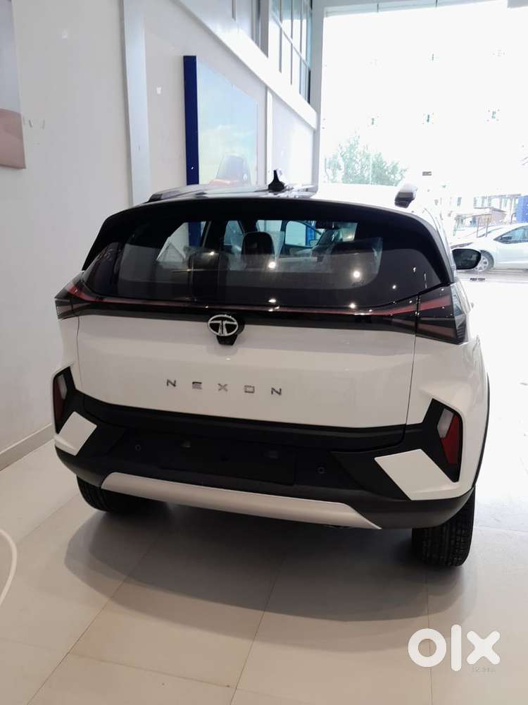 Tata Nexon 1.2 | Starting 7.39 Lakh