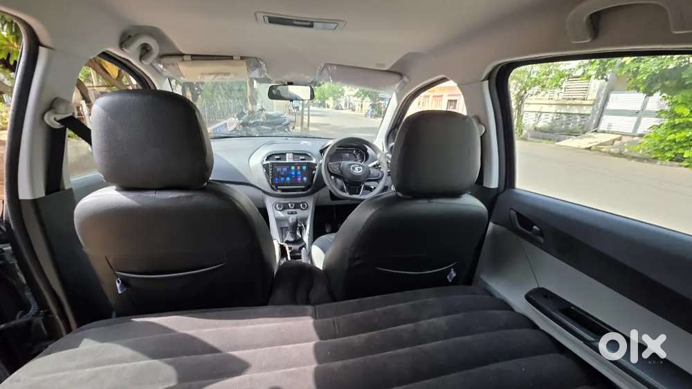 Tata Tiago Revotron Xt 2023 Year