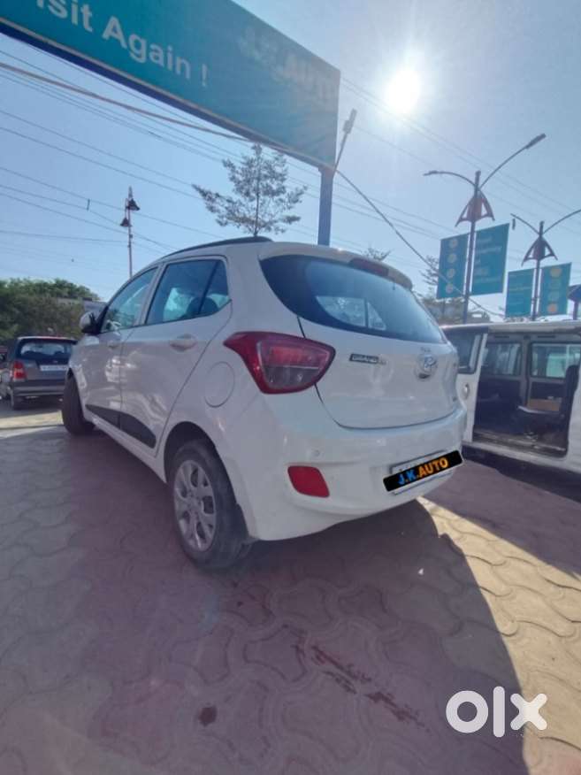 Hyundai Grand I10 Sportz(o) 1.2 Mt, 2017, Petrol