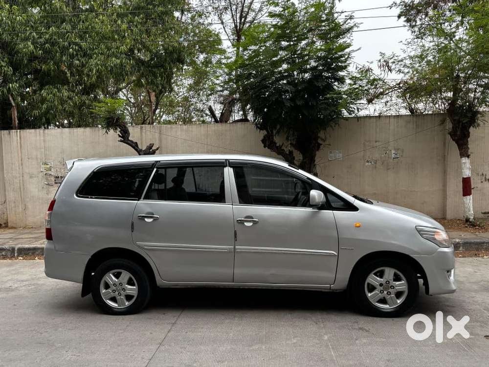 Toyota Innova 2.5 G (diesel) 8 Seater, 2012, Diesel