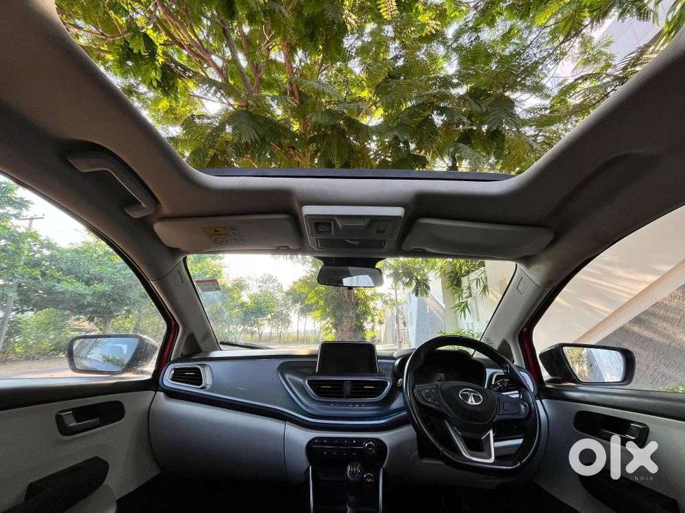 Tata Altroz, 2023, Petrol