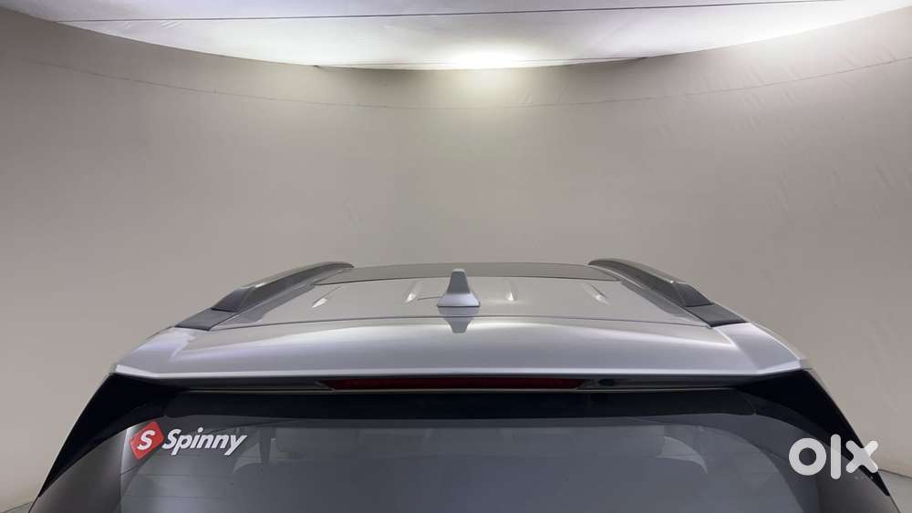 Mahindra Xuv700 2.0 Ax 5 Petrol At Str, 2023, Petrol