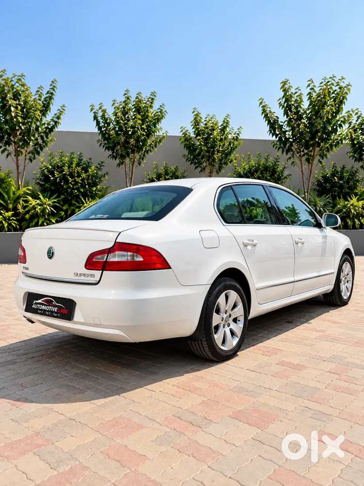 Skoda Superb, 2011, Petrol