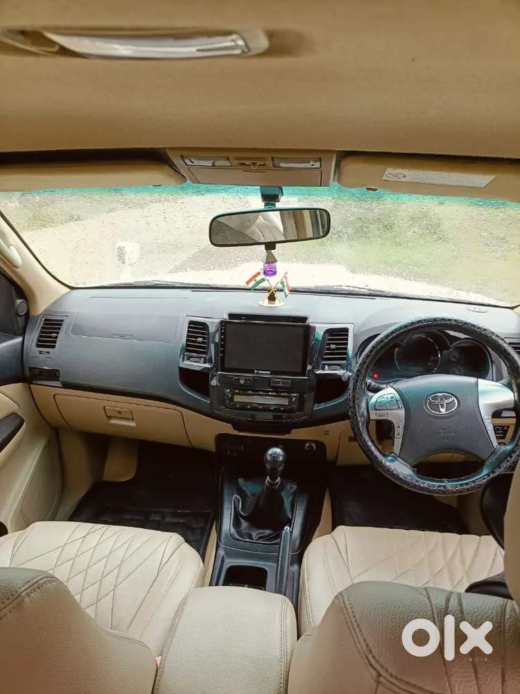 Toyota Fortuner Legender Diesel 10