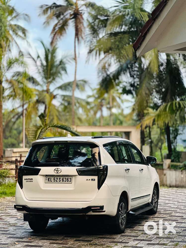 Toyota Innova Crysta 2.4 G Mt 7 Str, 2022, Diesel