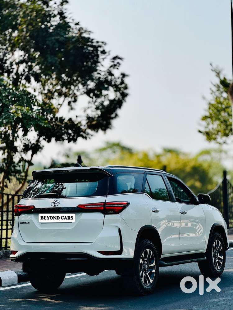 Toyota Fortuner Legender