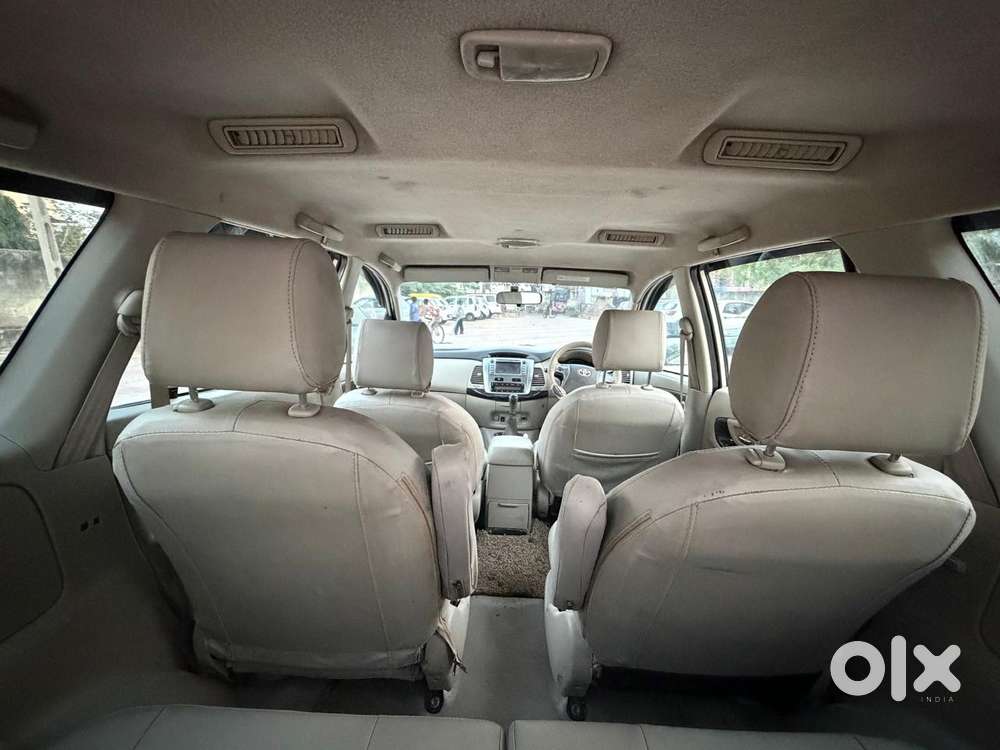 Toyota Innova 2.5 Z Diesel 7 Seater Bs Iv, 2014, Diesel