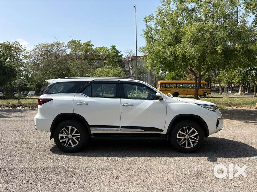 Toyota Fortuner 2019 Diesel 189000 Km Driven