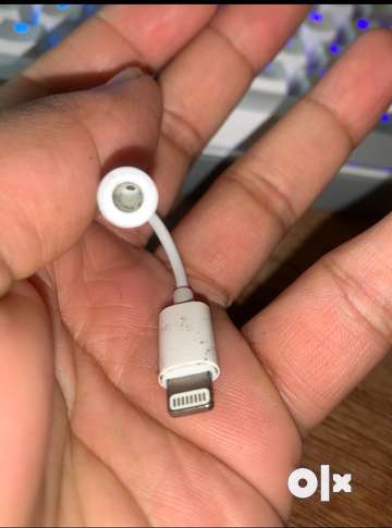 Apple Lightning to 3.5 mm Headphone Jack Adapter 