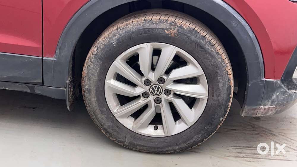 Volkswagen Taigun 1.0 Tsi Highline At, 2022, Petrol