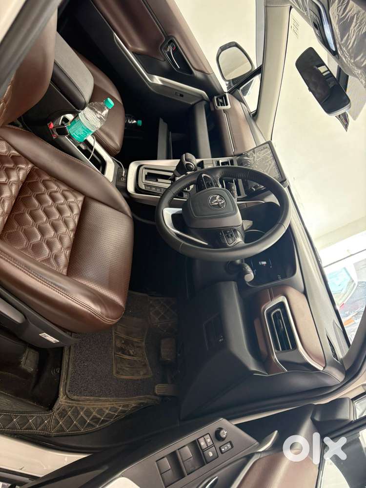 Toyota Innova Hycross 2.0 Vx Hybrid 7 Str, 2025, Petrol