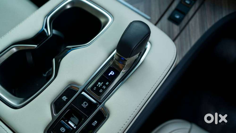 Lexus Lm 350h 4 Str Ultra Luxury, 2026, Petrol