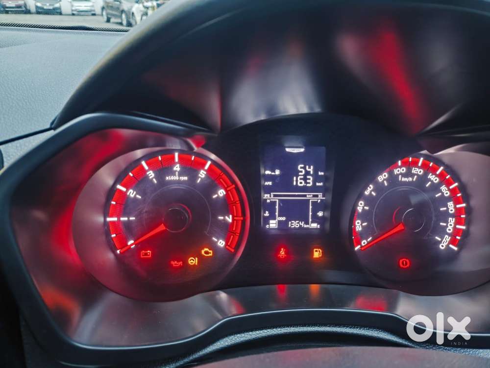 Mahindra Xuv 3xo Mx1 Pm Mt, 2025, Petrol