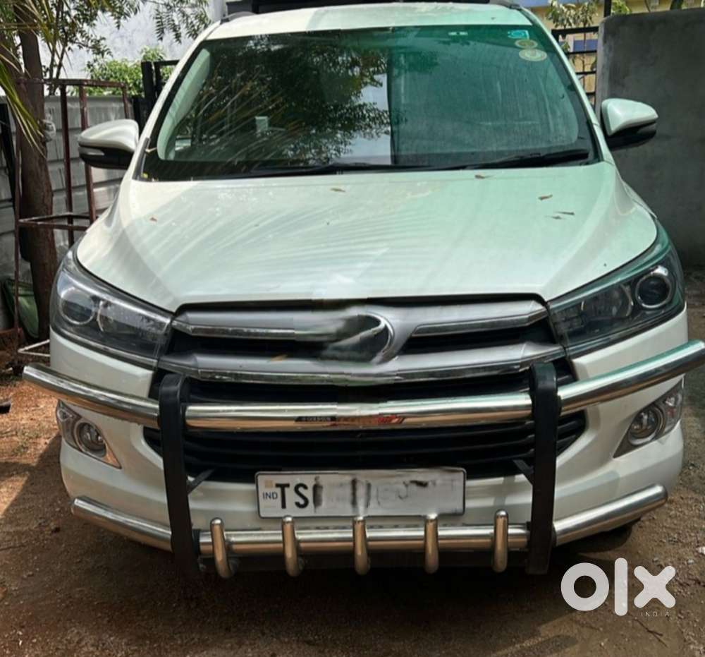 Toyota Innova Crysta 2.4 V 8 Str, 2017, Diesel