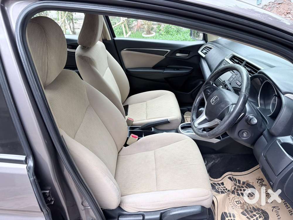Honda Jazz V Automatic, 2016, Petrol