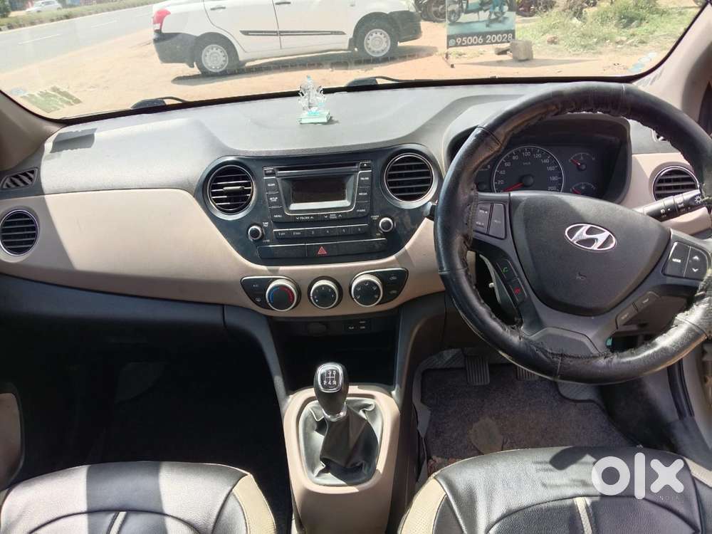 Hyundai Grand I10 Sportz, 2015, Petrol