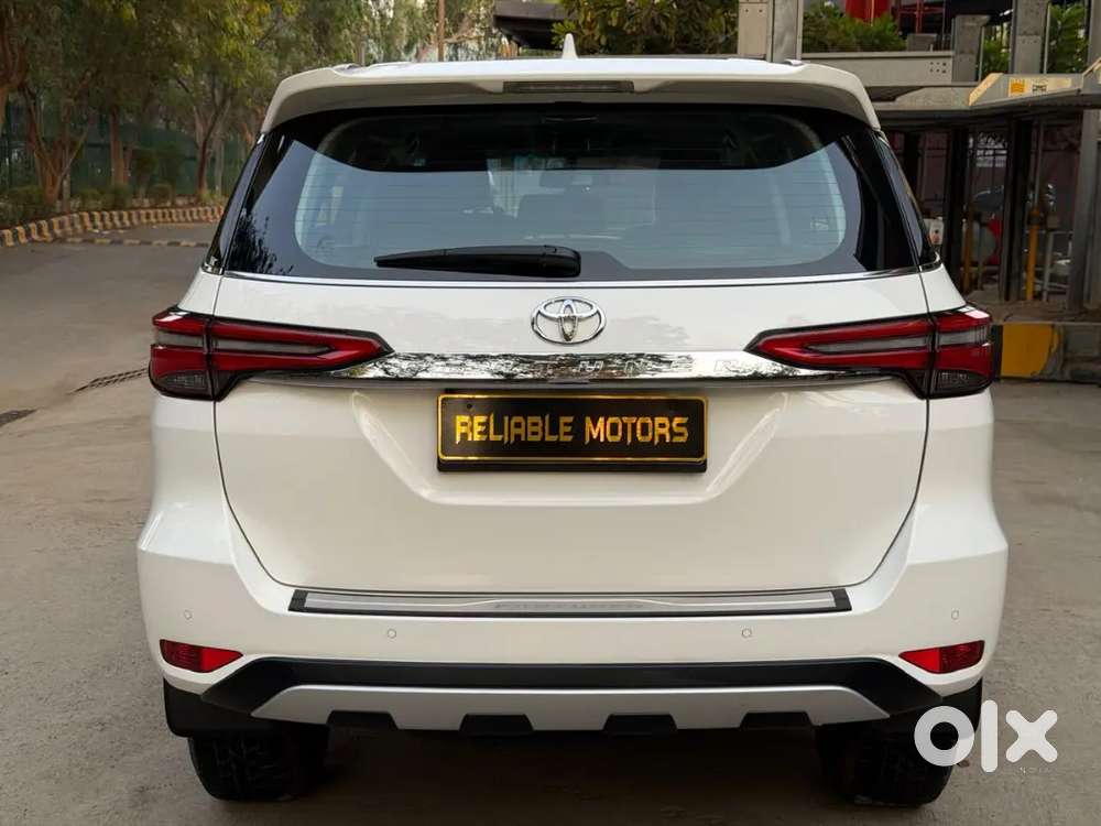 Toyota Fortuner Petrol At