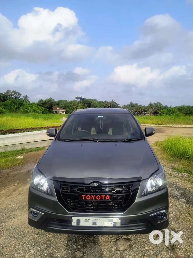 Toyota Innova 2014 Diesel Well Maintained