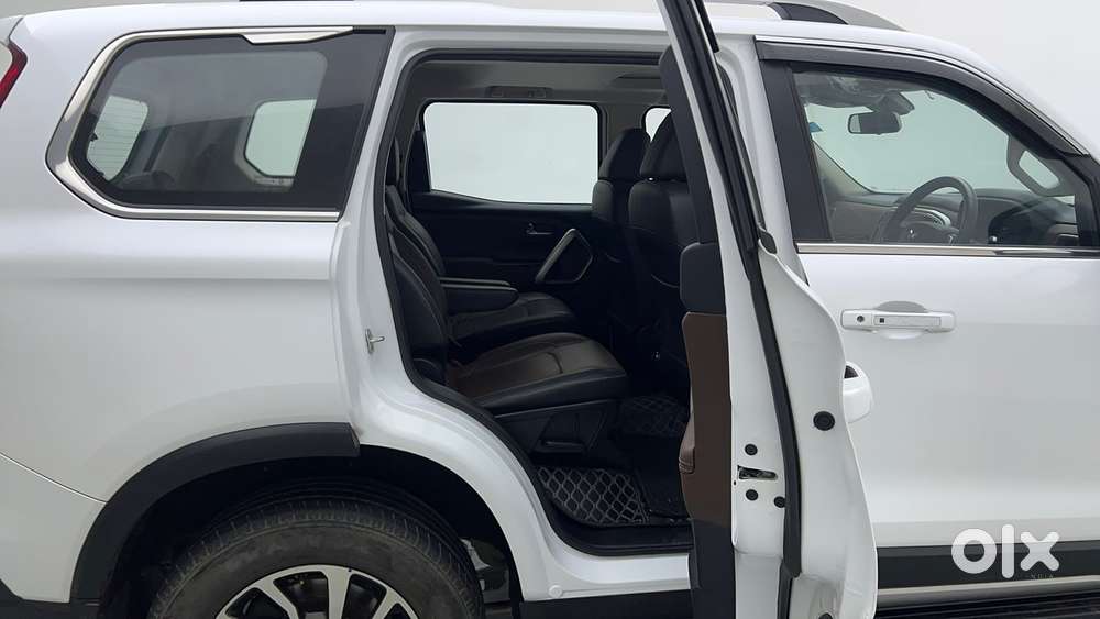 Mahindra Scorpio N Z8 L Petrol Mt 6 Str, 2024, Petrol